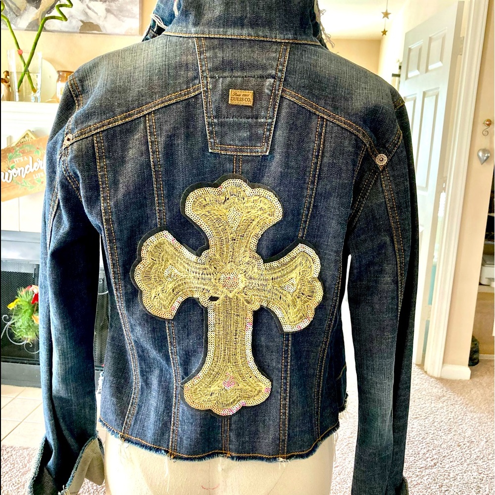 ALL GUESSES ….. yup a denim GUESS JACKET with ALOT of bonus ✝️